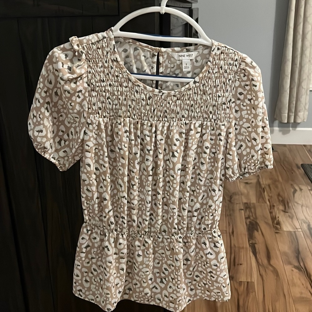 Nine West peplum top EUC